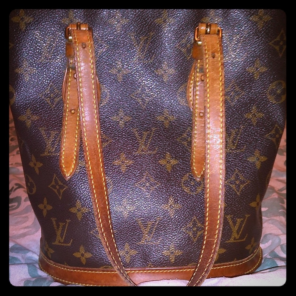Authentic Louis Vuitton Petit Bucket Bag